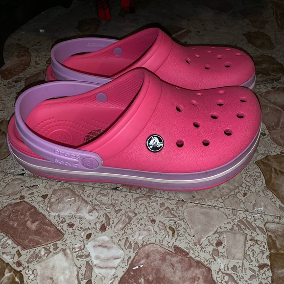 Pink crocs - Picture 3 of 7